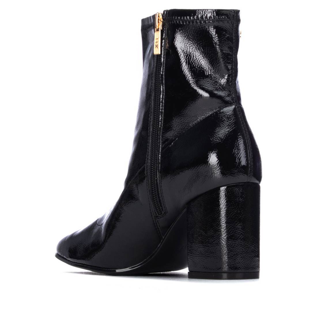 Xti 146450 Black
