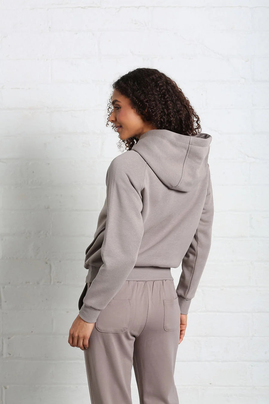 Clio Hood Taupe